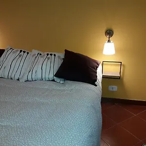 La Casa Di Flo , Naples Italie